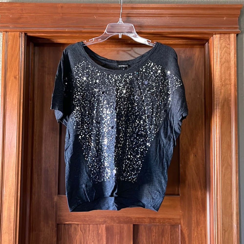 Express top size medium.
